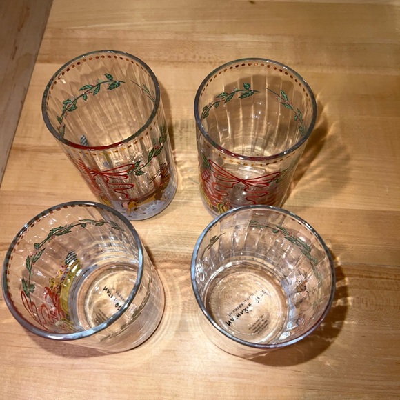 Anthropologie drinking glass set of 4 Santa sleigh - Picture 3 of 5
